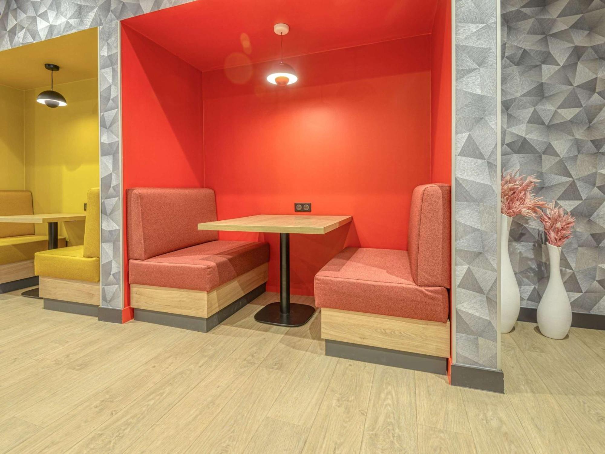 Hotel Ibis Cholet Exterior foto